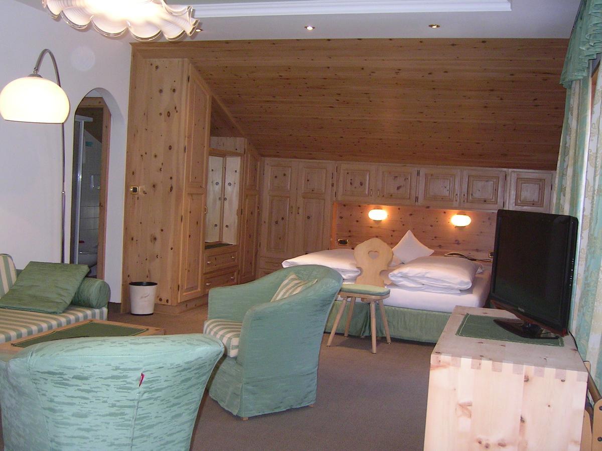 Hotel Garni Royal 아라바 외부 사진